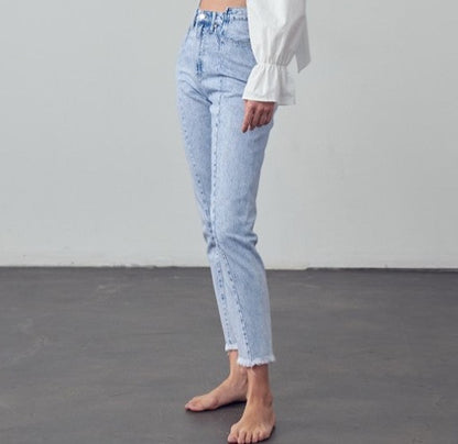 High Waist Frayed Tapered Jeans